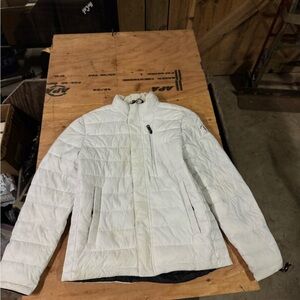 Kenneth Cole White Puffer Jacket with Geometric Quilting